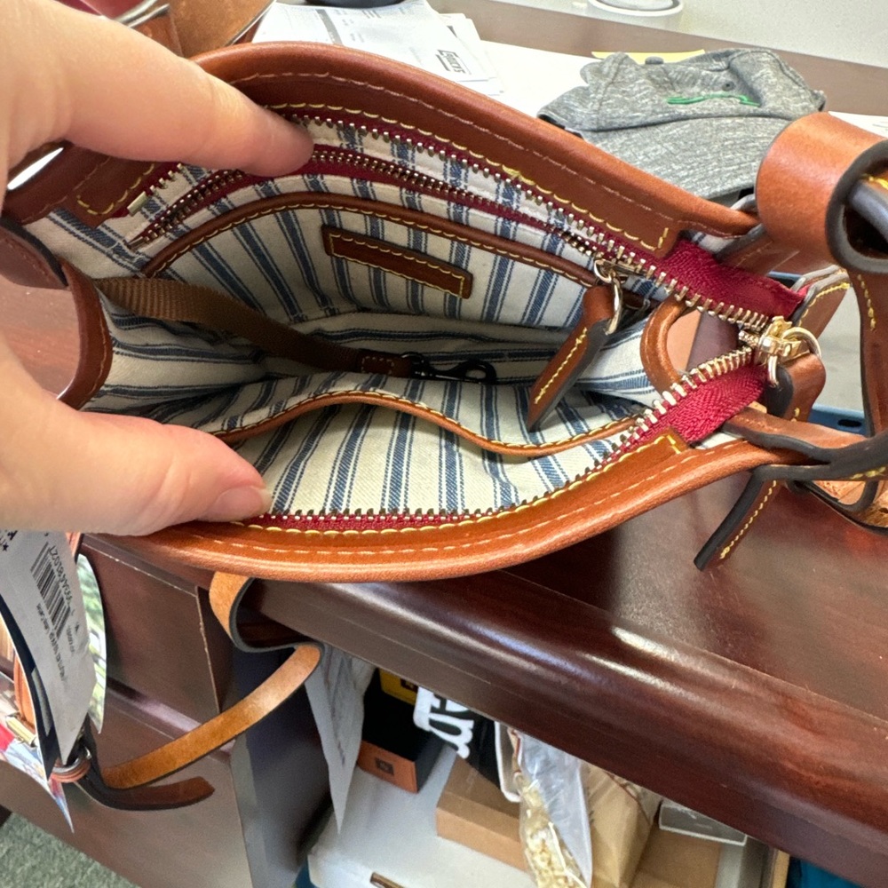Dooney & Bourke - Picture 3 of 6